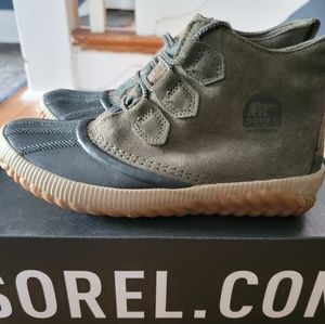 Sorel Out n About Plus Camo Duck Women's Size 9.5 NIB